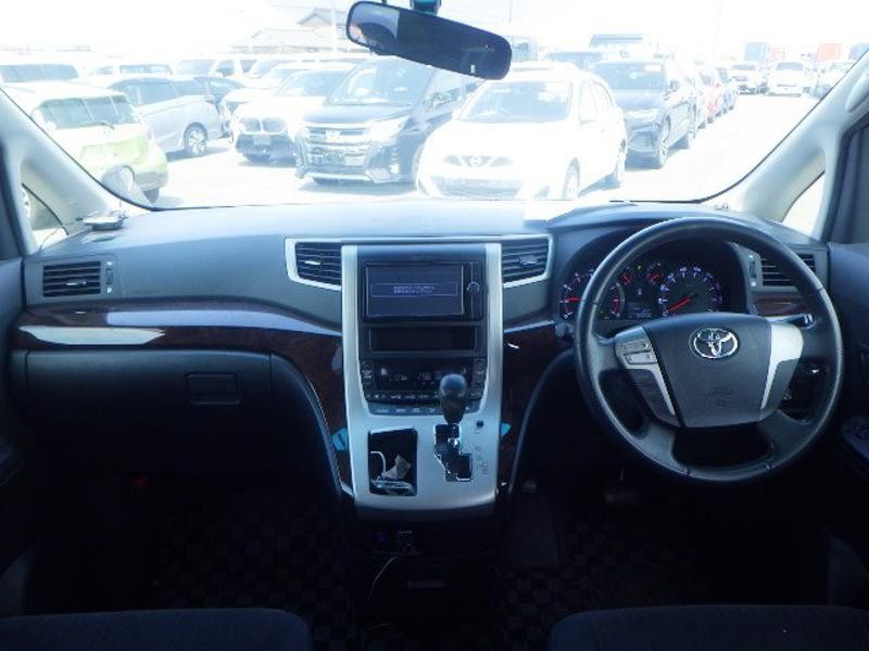 2013 Toyota Vellfire