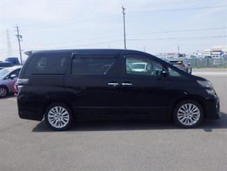 2013 Toyota Vellfire - Thumbnail