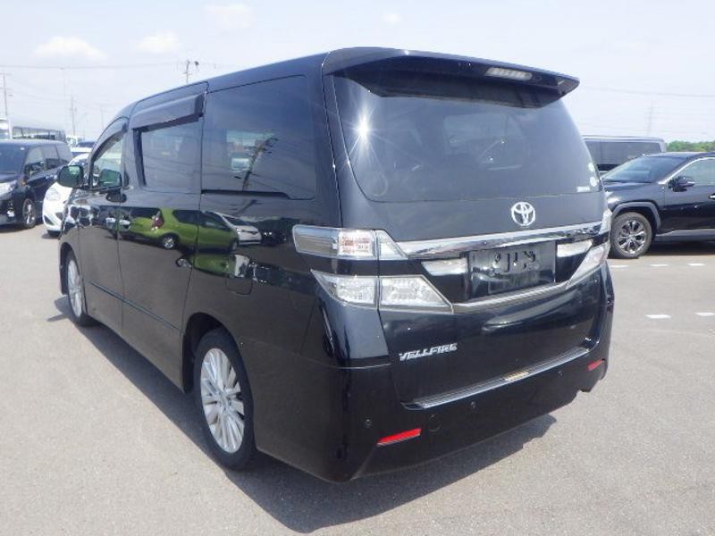 2013 Toyota Vellfire
