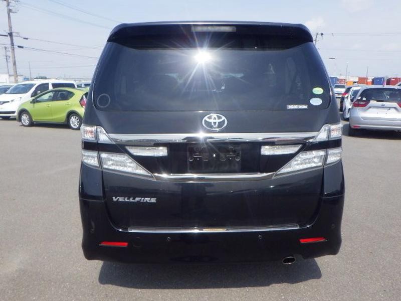 2013 Toyota Vellfire