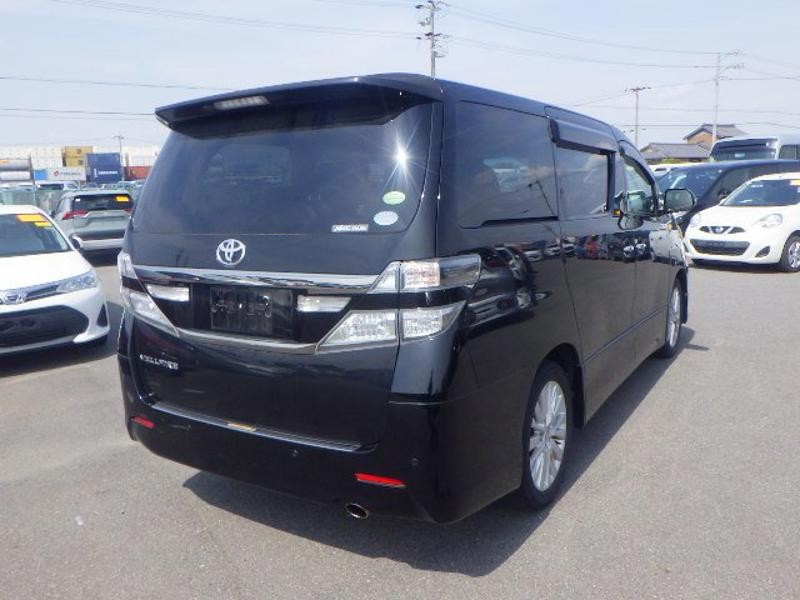 2013 Toyota Vellfire