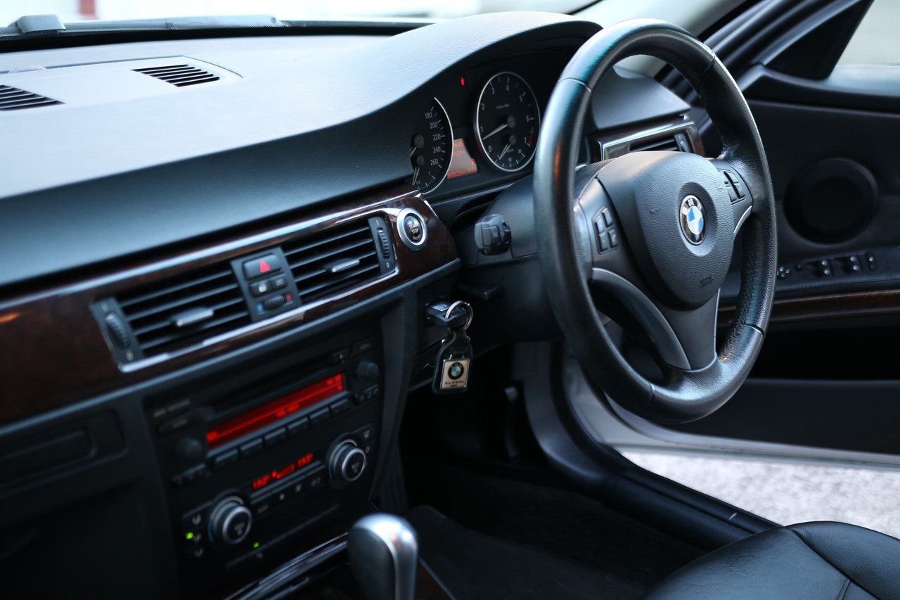 2007 BMW 320i