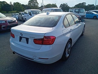 2012 BMW 320i - Thumbnail