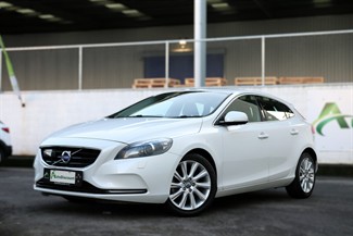 2014 Volvo V40 - Thumbnail
