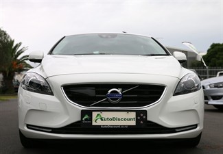 2015 Volvo V40 - Thumbnail