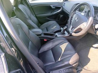 2014 Volvo V40 - Thumbnail