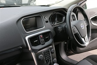 2013 Volvo V40 - Thumbnail
