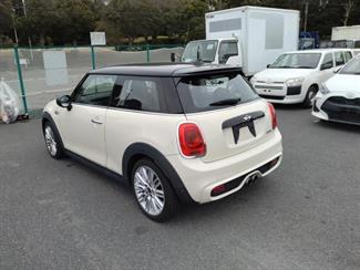 2016 Mini Cooper - Thumbnail