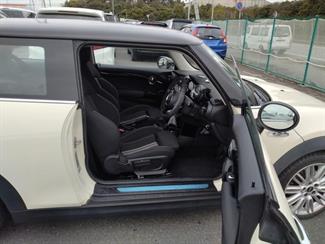 2016 Mini Cooper - Thumbnail