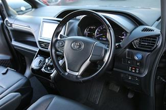 2015 Toyota Esquire - Thumbnail