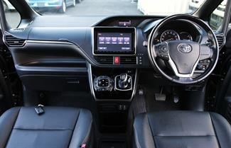 2015 Toyota Esquire - Thumbnail