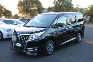 2015 Toyota Esquire - Thumbnail