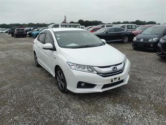 2016 Honda Grace - Thumbnail