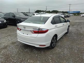 2016 Honda Grace - Thumbnail
