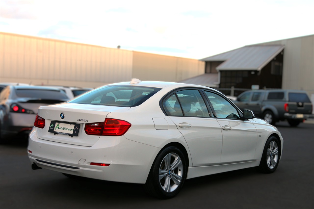 2012 BMW 320i