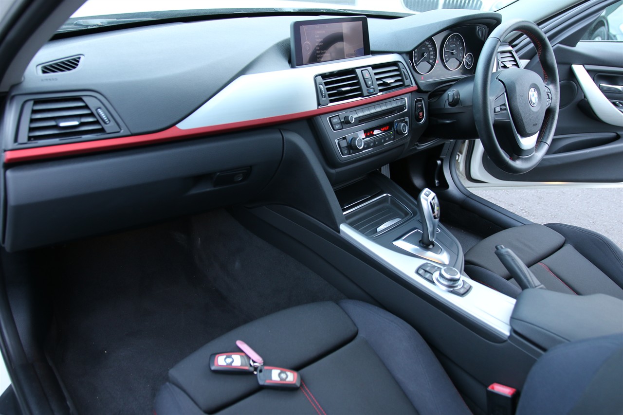 2012 BMW 320i