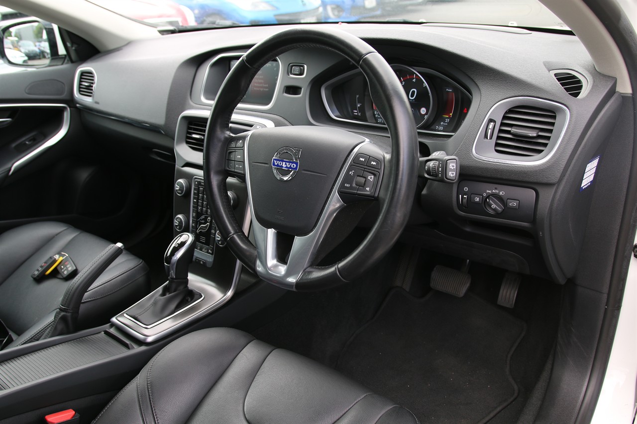 2015 Volvo V40