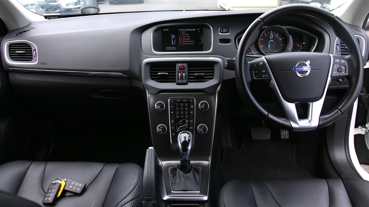 2015 Volvo V40