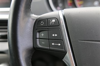 2015 Volvo V40 - Thumbnail