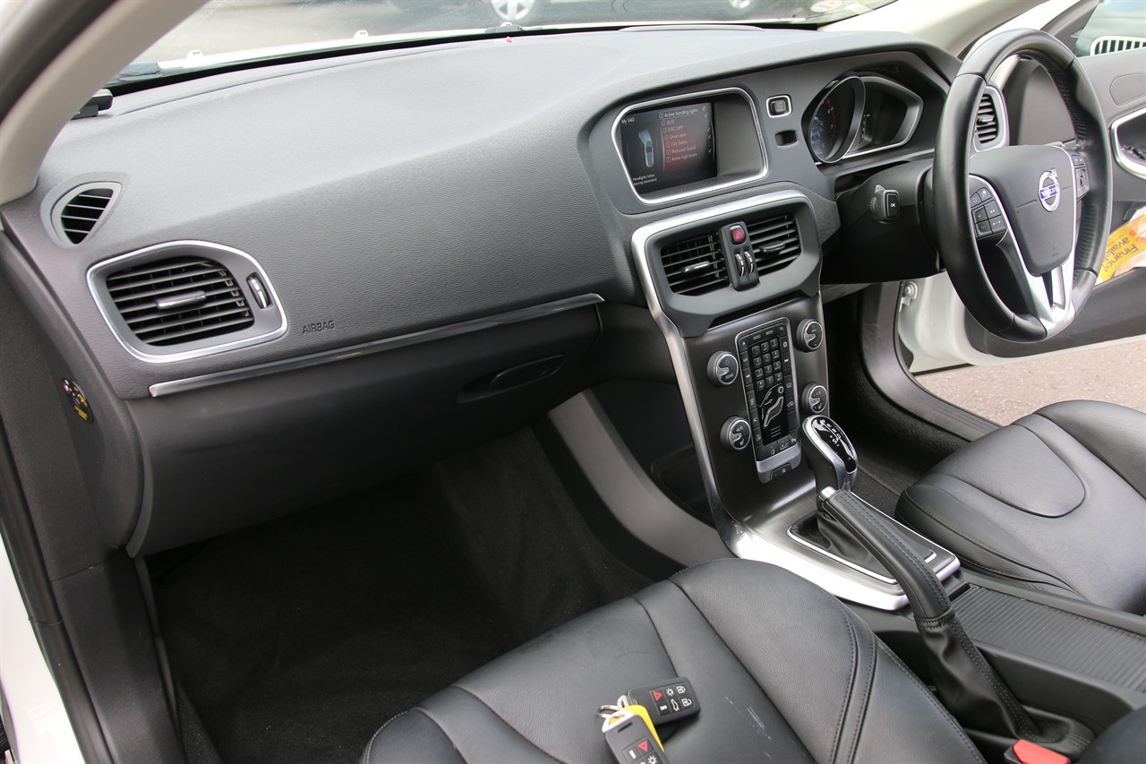 2015 Volvo V40