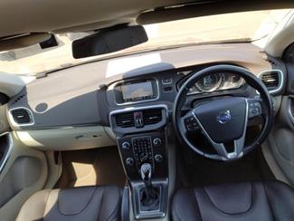2014 Volvo V40 - Thumbnail