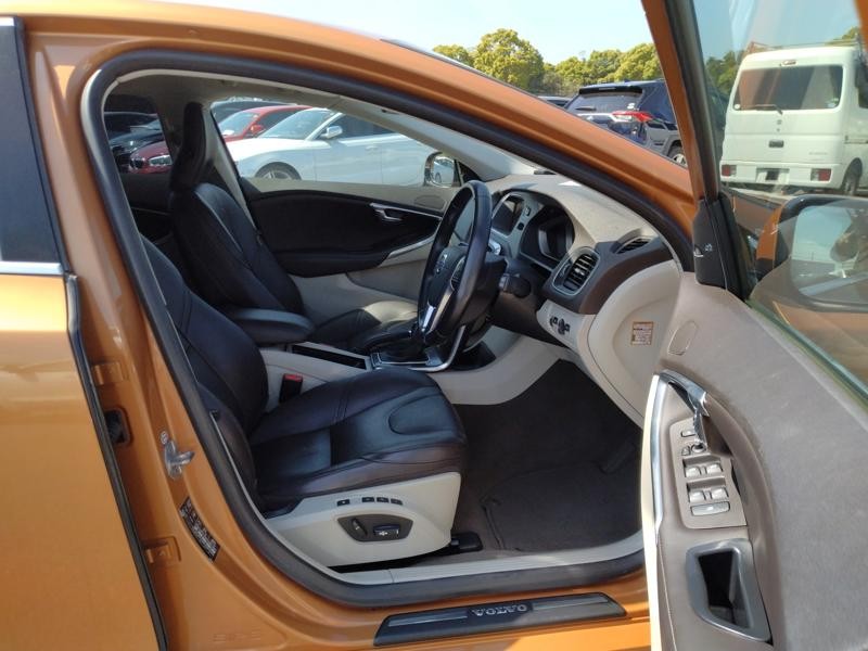 2014 Volvo V40
