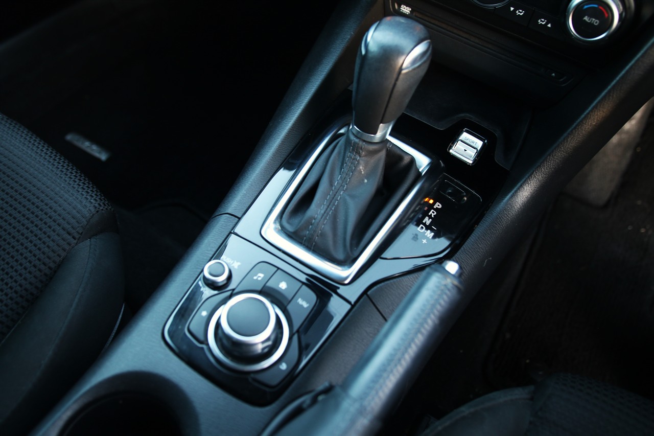 2016 Mazda Axela