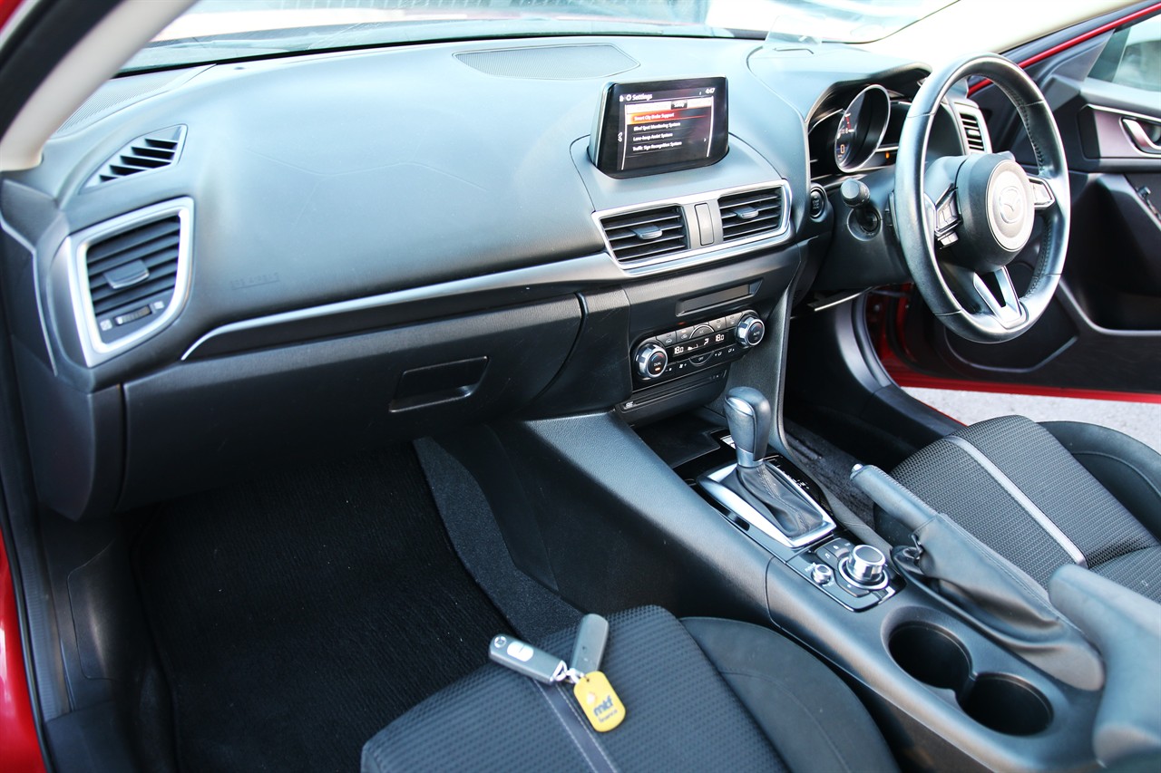 2016 Mazda Axela
