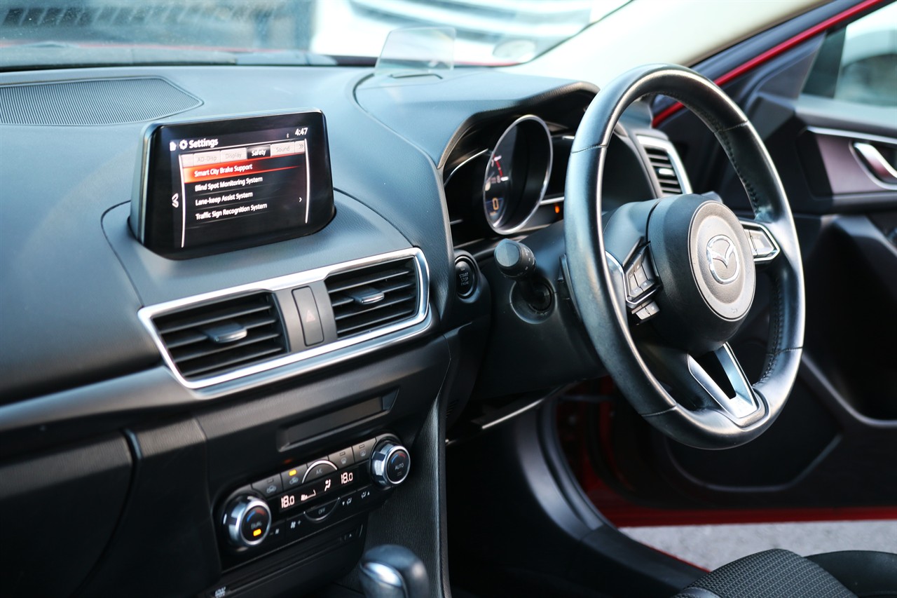 2016 Mazda Axela