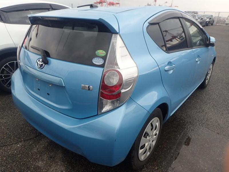 2013 Toyota Aqua