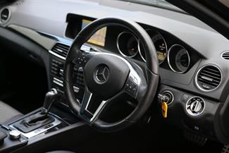 2011 Mercedes-Benz C 200 - Thumbnail