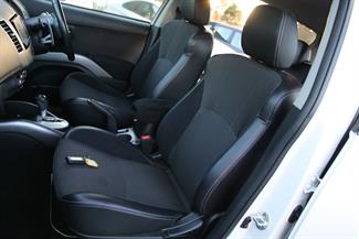 2012 Mitsubishi Outlander - Thumbnail