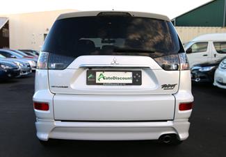 2012 Mitsubishi Outlander - Thumbnail