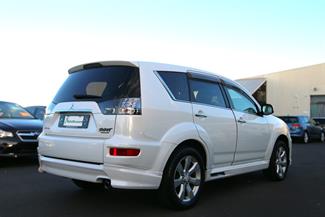 2012 Mitsubishi Outlander - Thumbnail