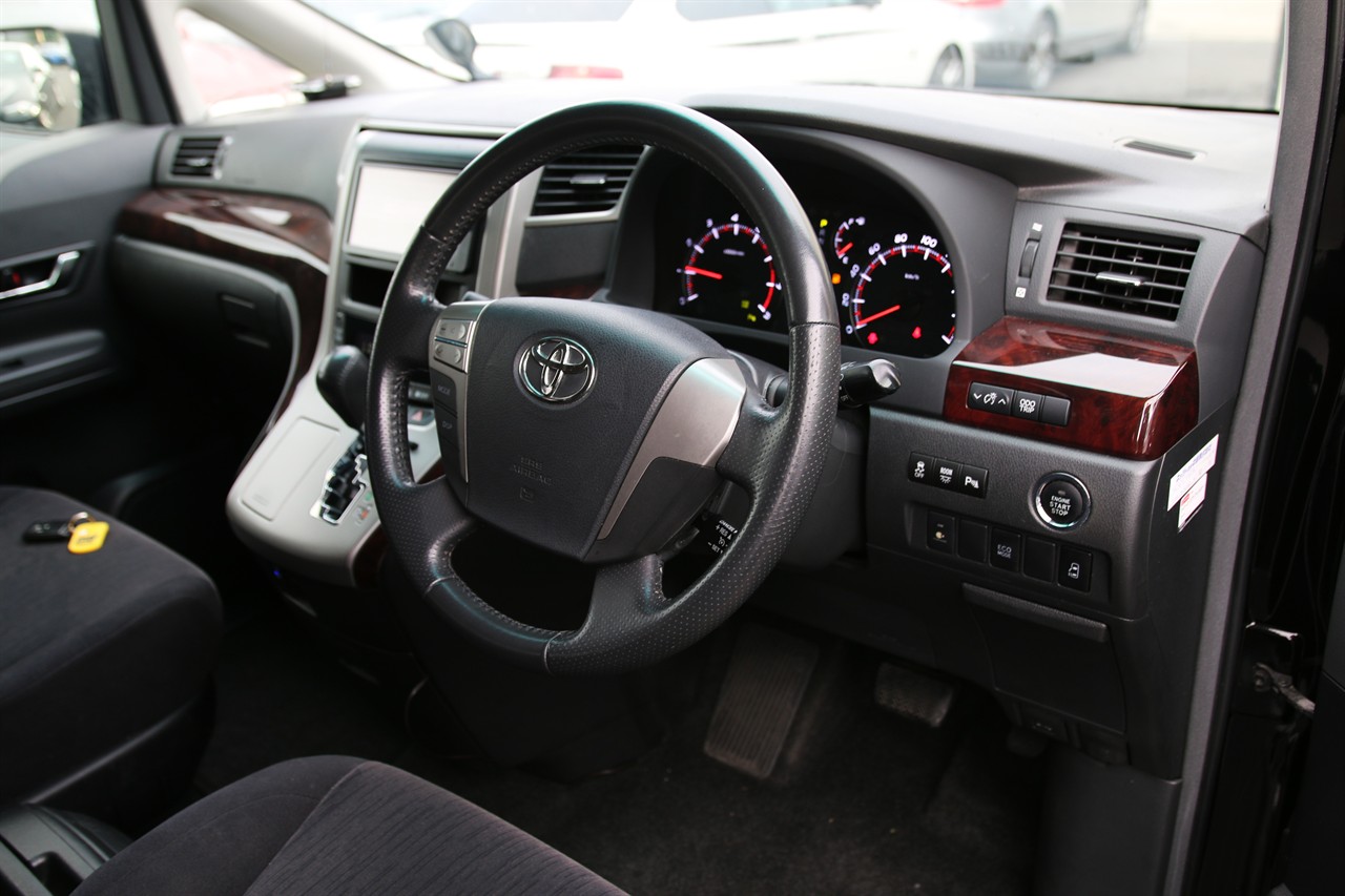 2013 Toyota Vellfire