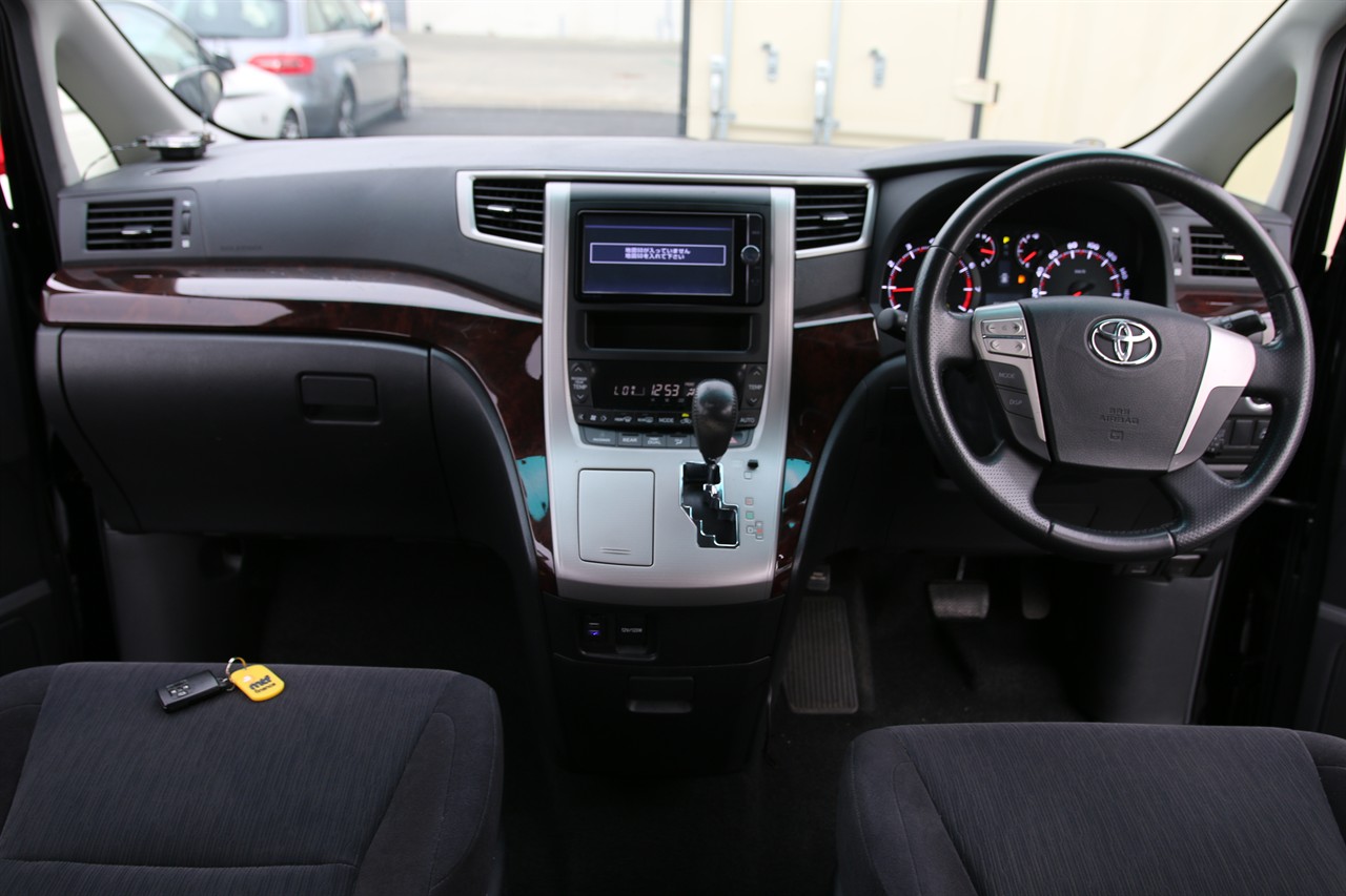 2013 Toyota Vellfire