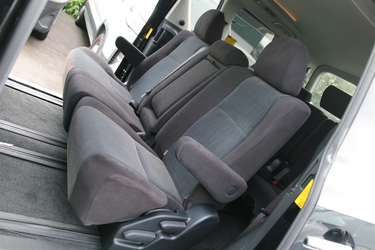 2013 Toyota Vellfire