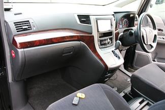 2013 Toyota Vellfire - Thumbnail