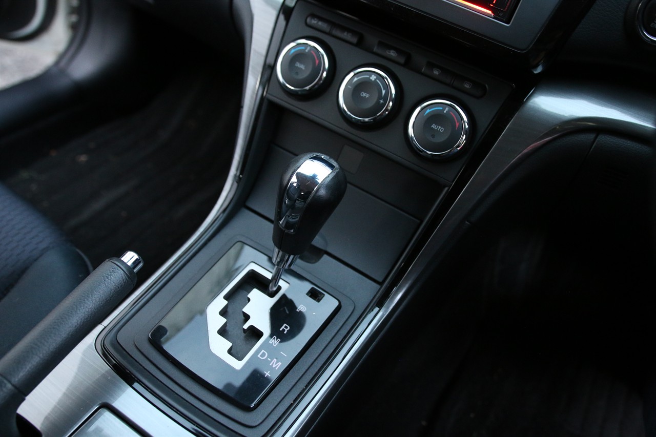 2011 Mazda Atenza