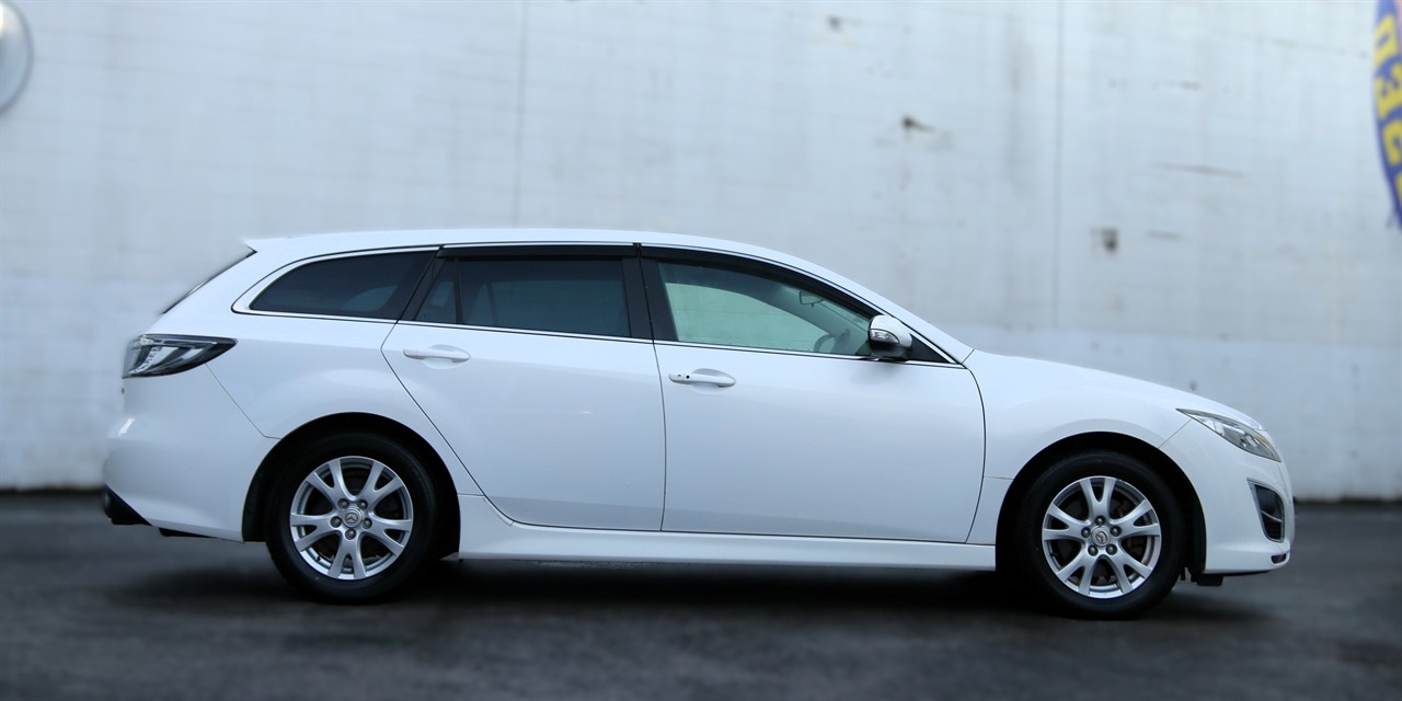 2011 Mazda Atenza