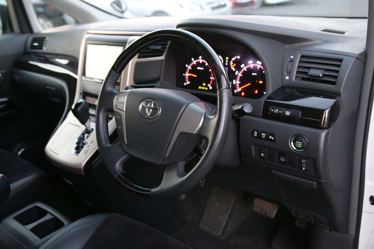 2013 Toyota Vellfire
