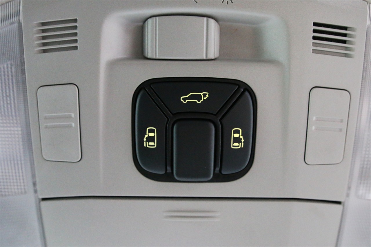 2013 Toyota Vellfire