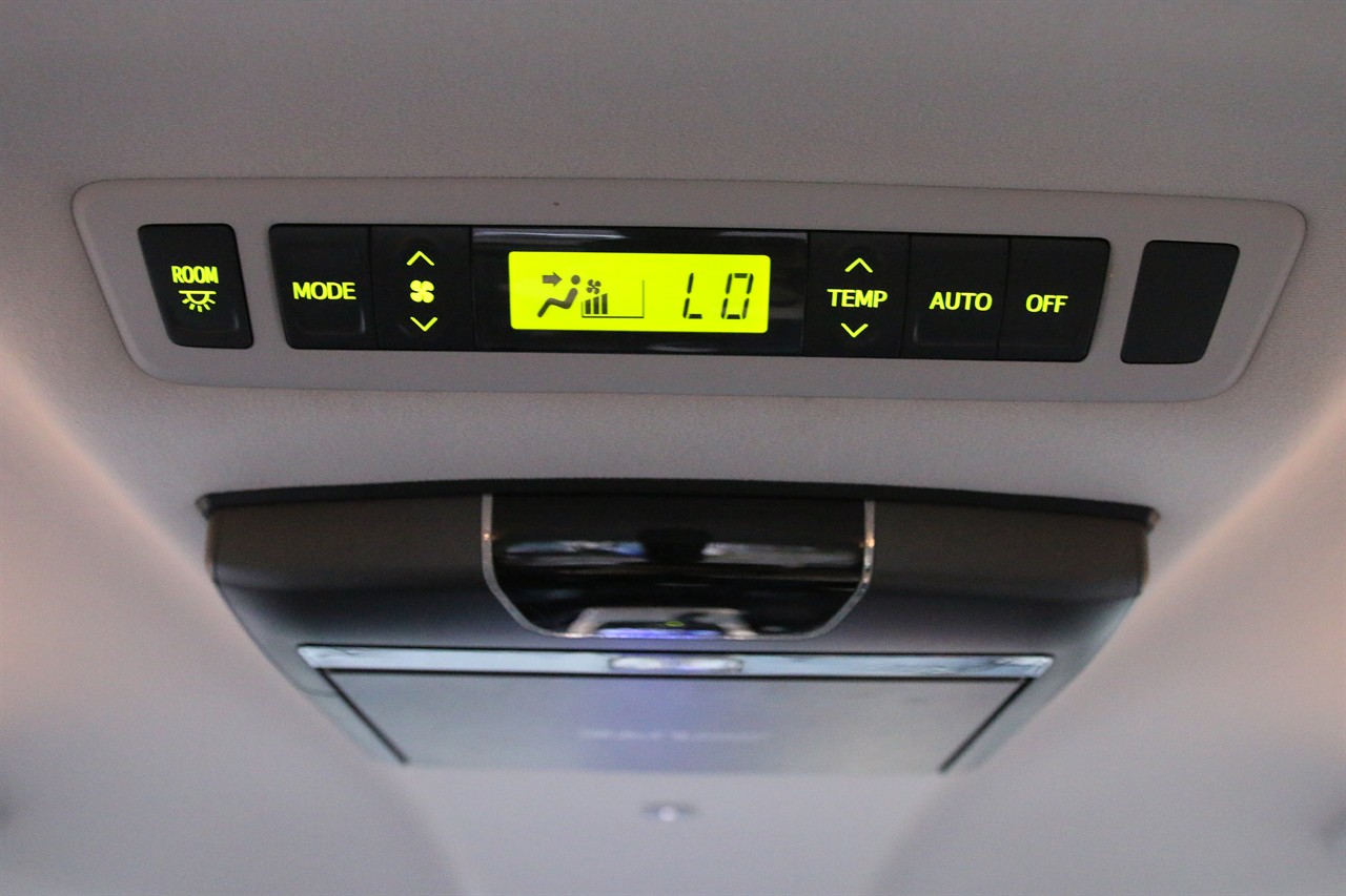 2013 Toyota Vellfire