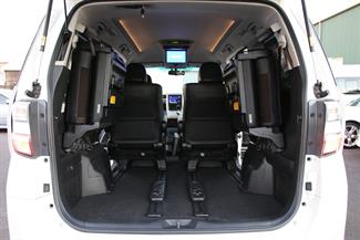 2013 Toyota Vellfire - Thumbnail