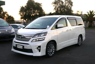 2013 Toyota Vellfire - Thumbnail