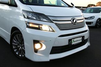 2013 Toyota Vellfire - Thumbnail