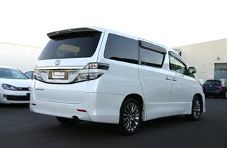2013 Toyota Vellfire - Thumbnail