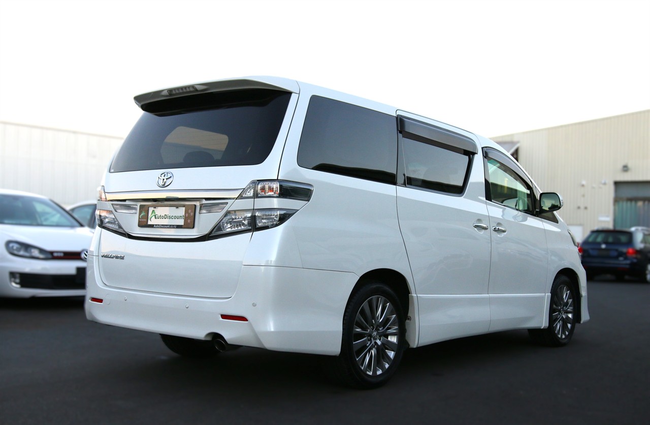 2013 Toyota Vellfire
