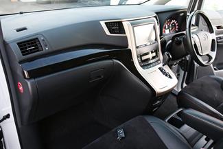 2013 Toyota Vellfire - Thumbnail