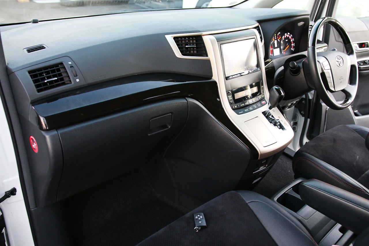 2013 Toyota Vellfire